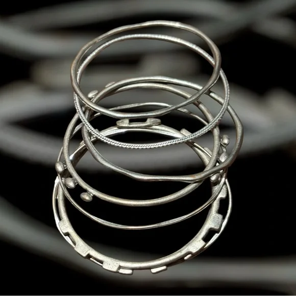 Eight Assorted Pattern Metal Bracelets Silver Women - Picture 2 of 16